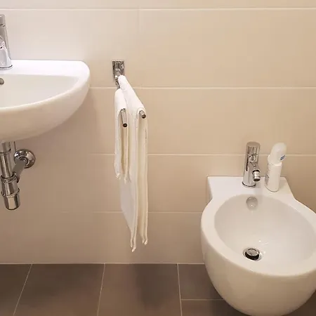 לינה וארוחת בוקר Stanza Privata La Conquilla 3*